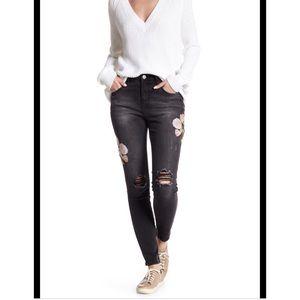 Romeo & Juliet Embroidered Destroyed Skinny Jeans